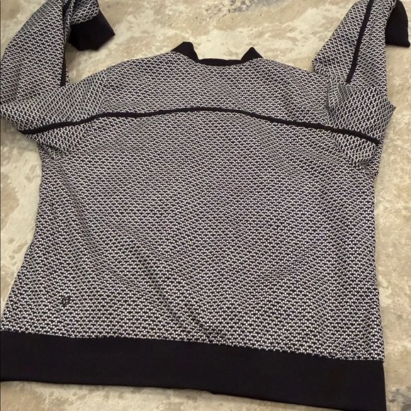 Lululemon Bomb Around Jacket *Reversible
Monochromic Black / Black Size 12 - Picture 8 of 12